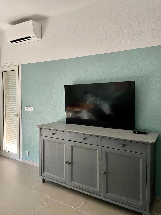 Air-Conditioned Apartment With Garage Near The Sea Nisa Exterior foto